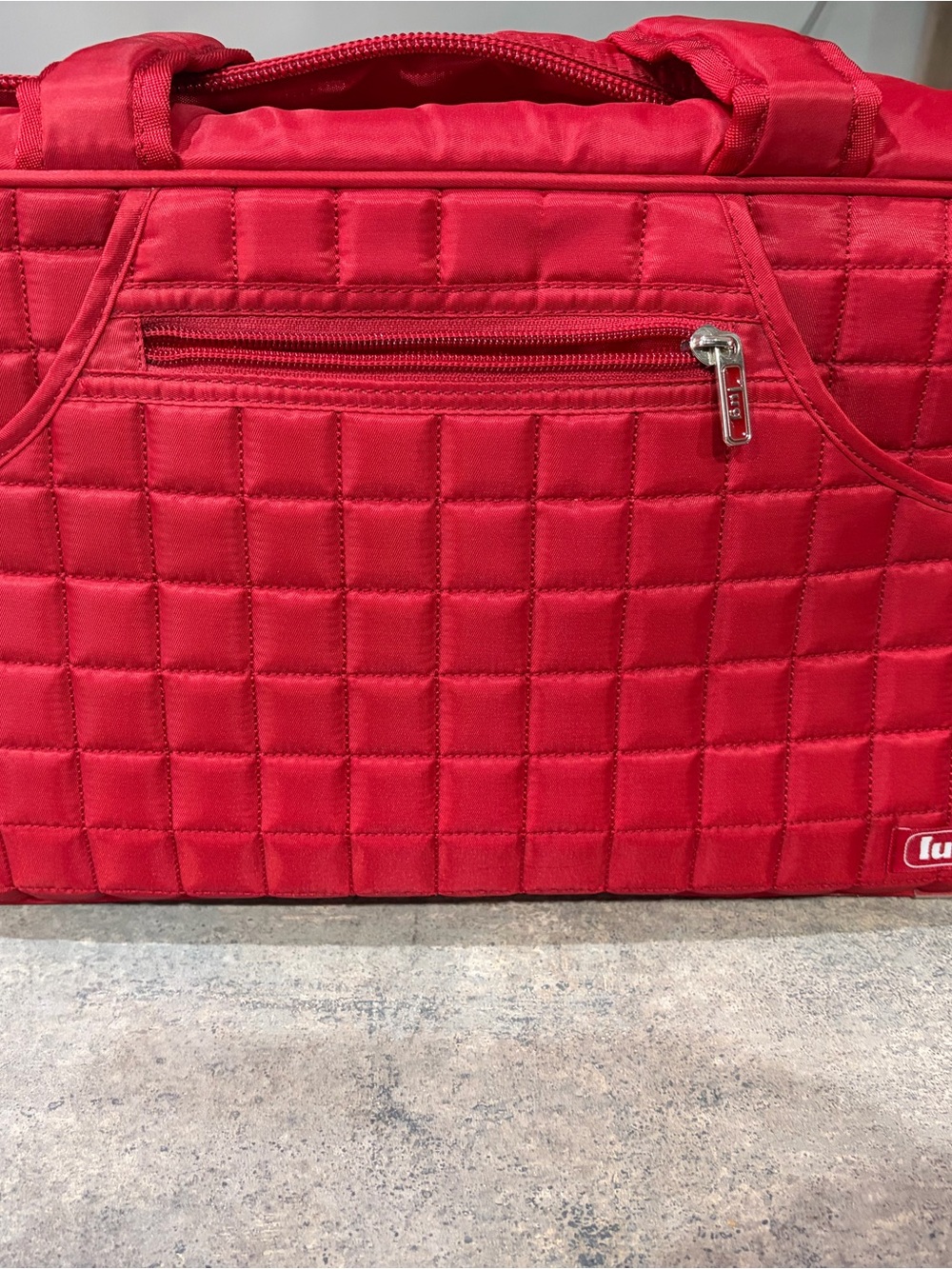 Quilted Red Tote Bag with Front Zip Pocket LUG red